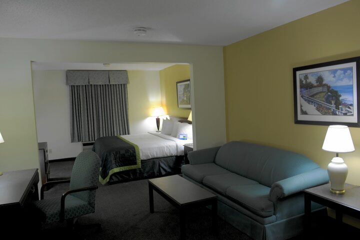 Room 20 of 38