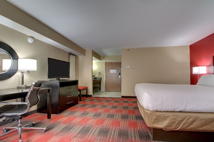 Holiday Inn Express & Suites Jackson Downtown - Coliseum by IHG