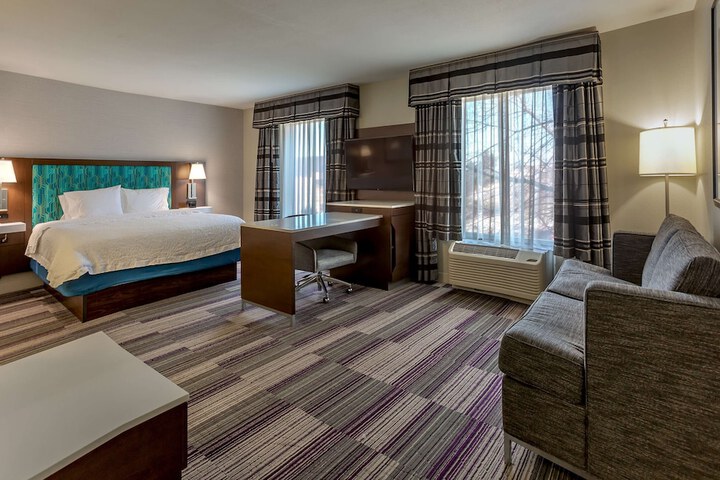 Room 9 of 32