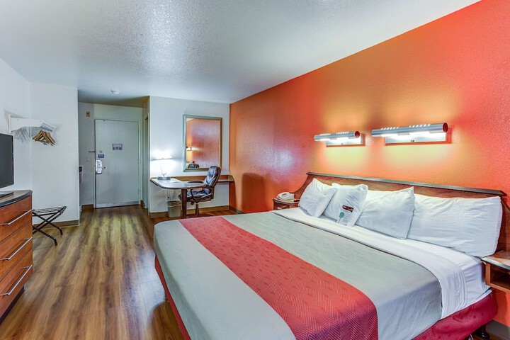 Room 15 of 30