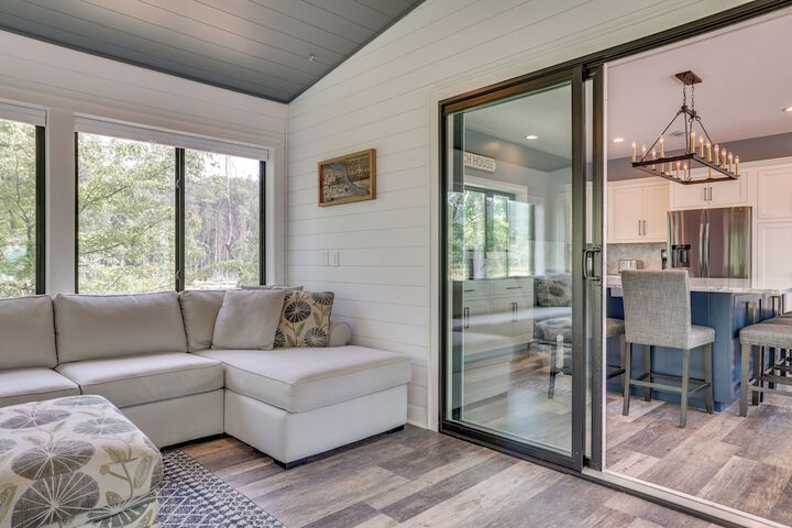 Modern Beachfront Oasis in Stockholm w / Dock!