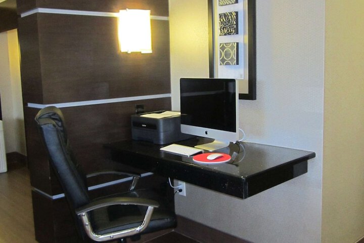 Business Center 49 of 50