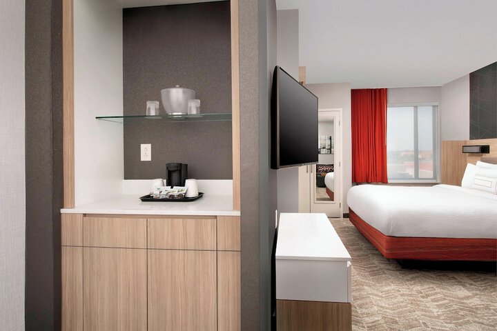Room 9 of 19