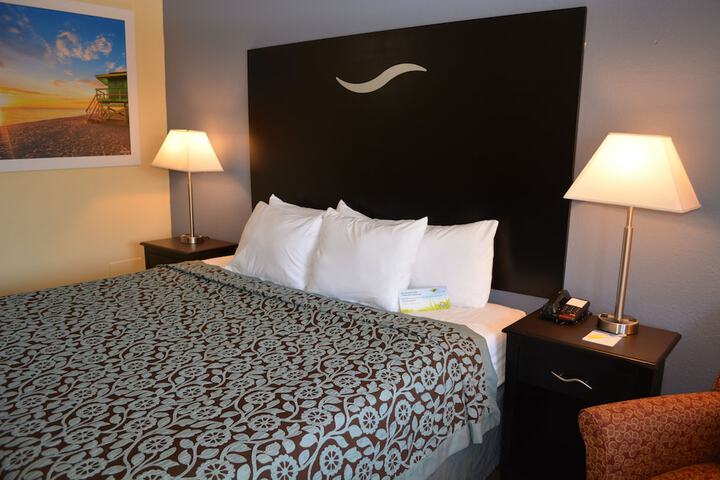 Room 25 of 53