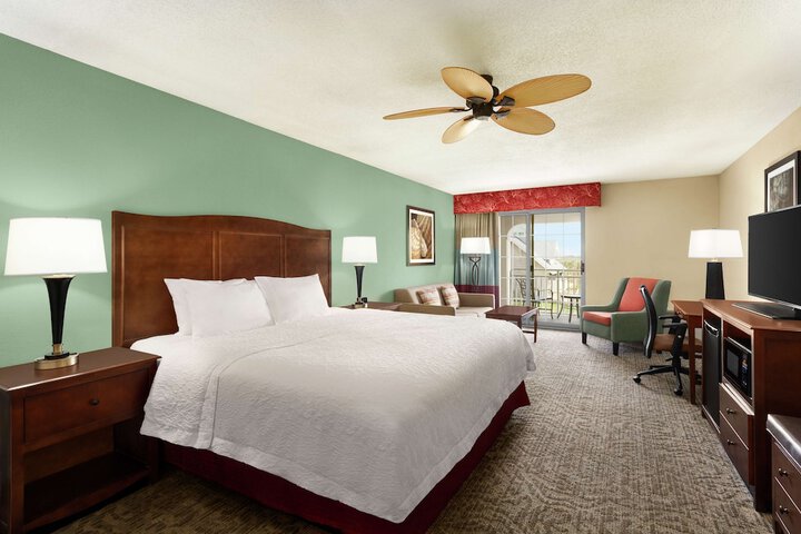 Hampton Inn & Suites Outer Banks / Corolla