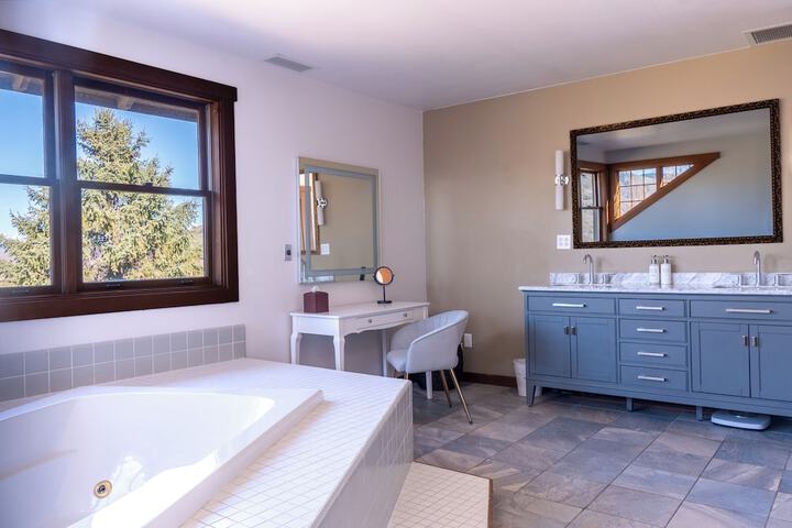 Casia Lodge and Ranch