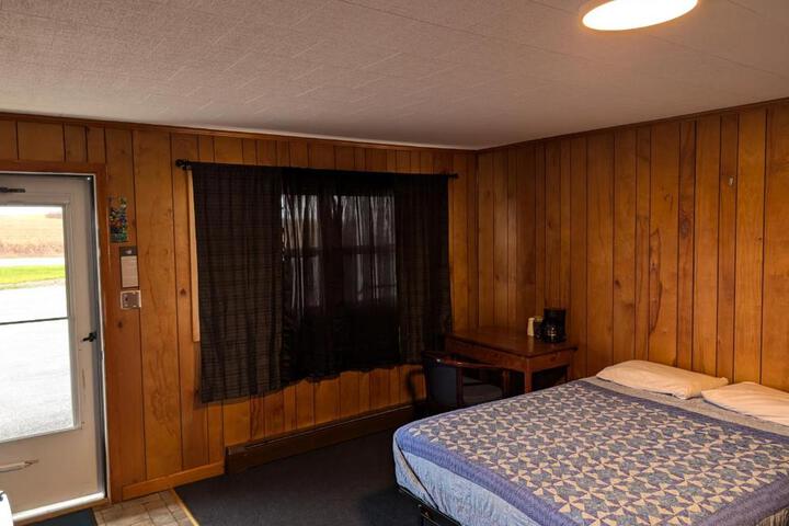 Russells Motel