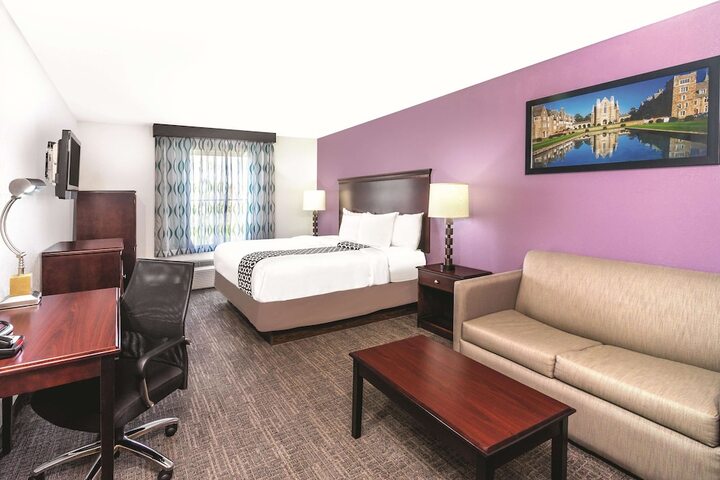 Room 13 of 28