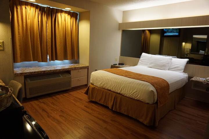 CenterWay Hotel Buffalo North Near University