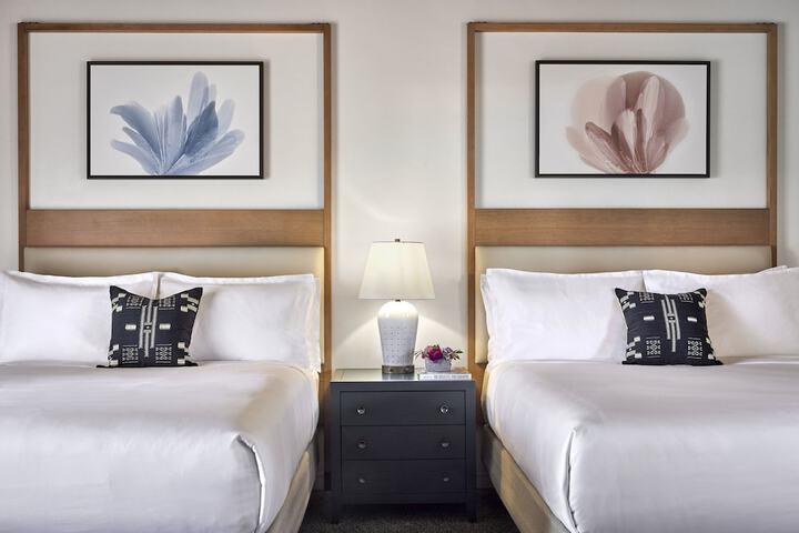 Room 32 of 99