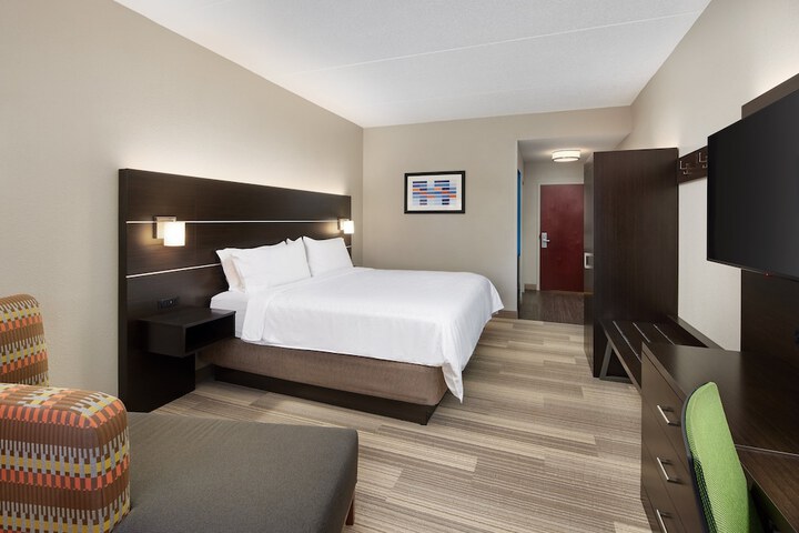 Room 14 of 27
