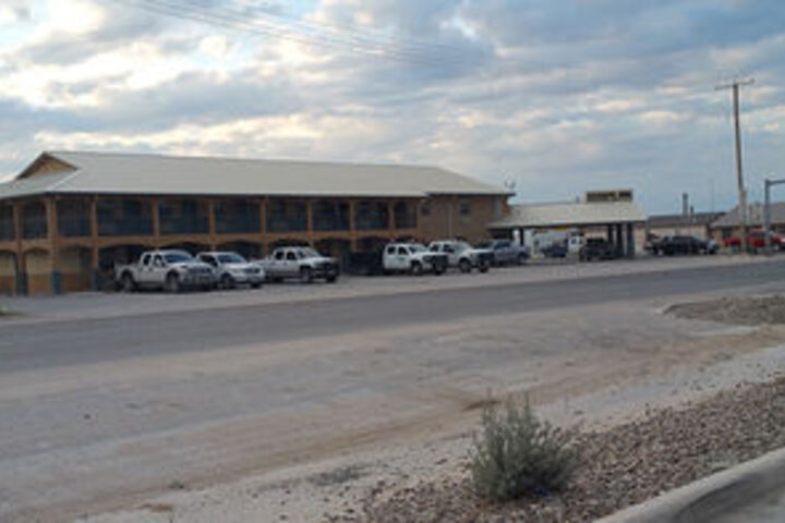 Derrick Inn