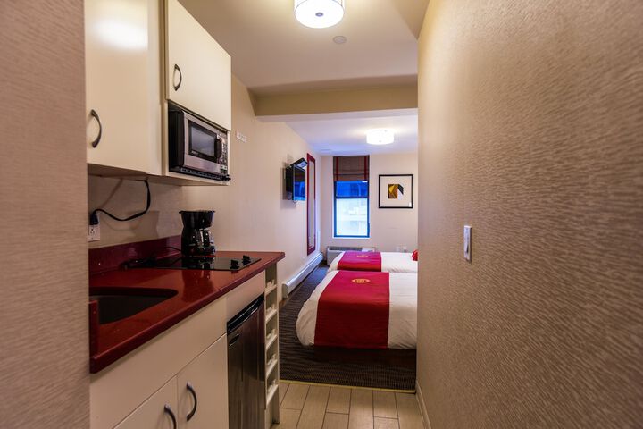 Room 17 of 34