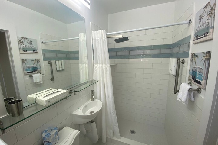 Room 144 of 218