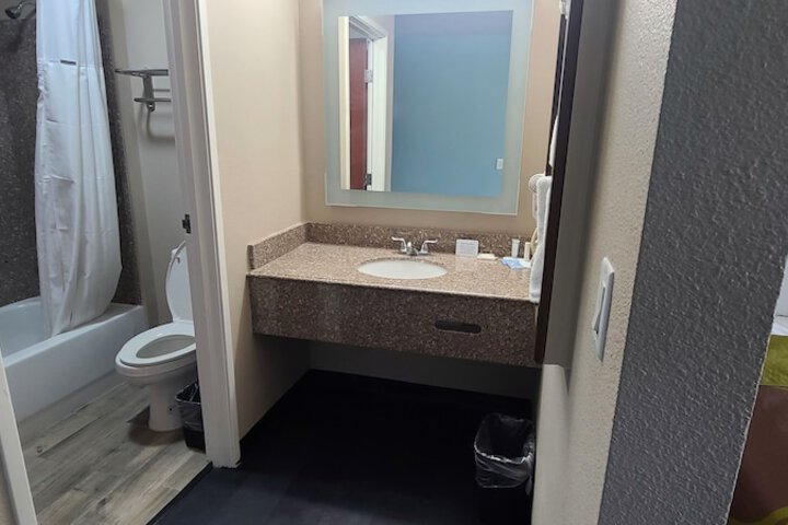 Super 8 by Wyndham Lubbock West