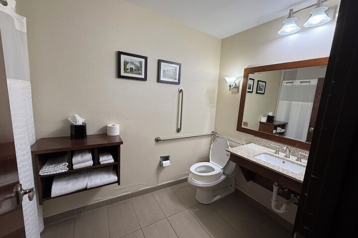 Giles Hotel Inn & Suites