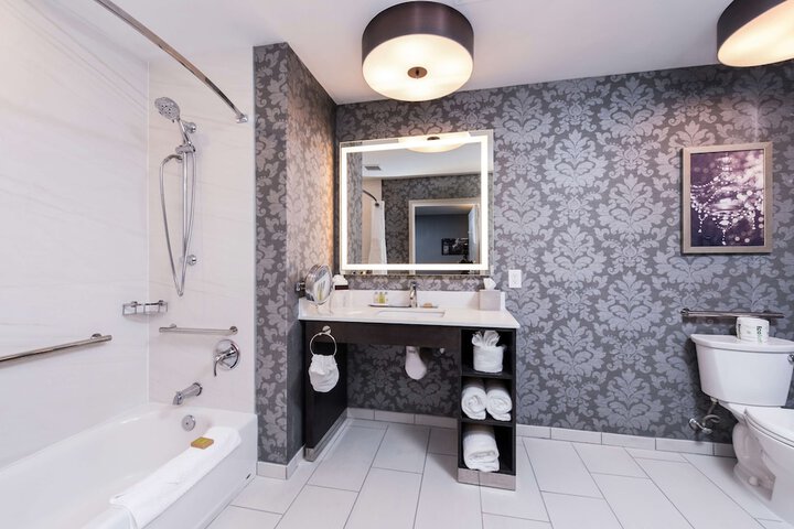 DoubleTree by Hilton Utica