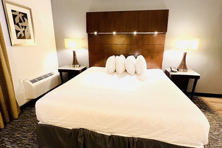 Room 33 of 68
