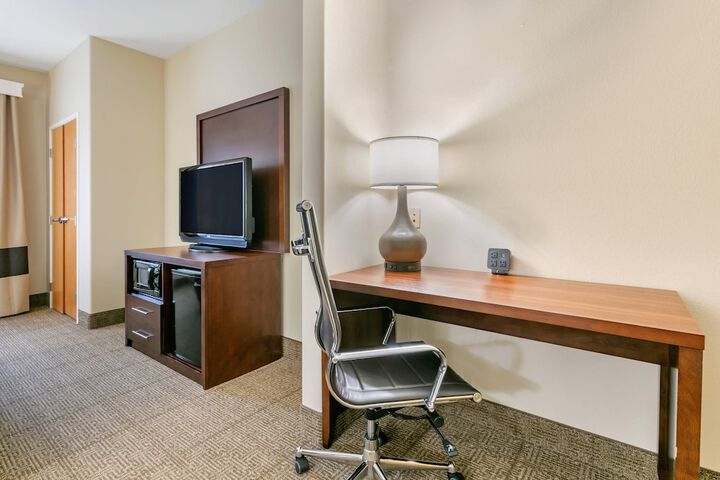Comfort Suites Batesville