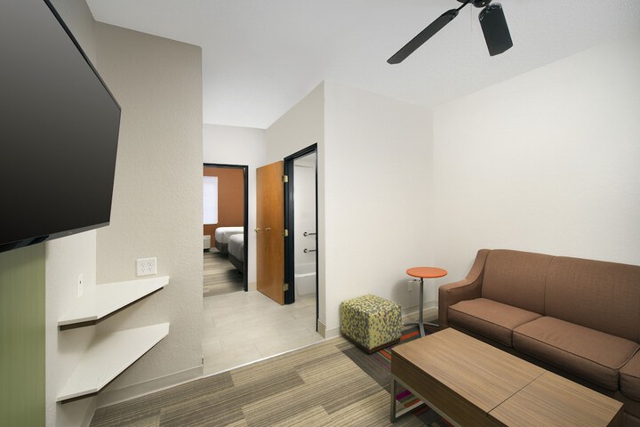 Room 8 of 21