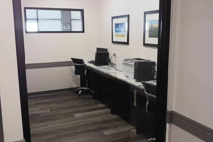 Business Center 37 of 37