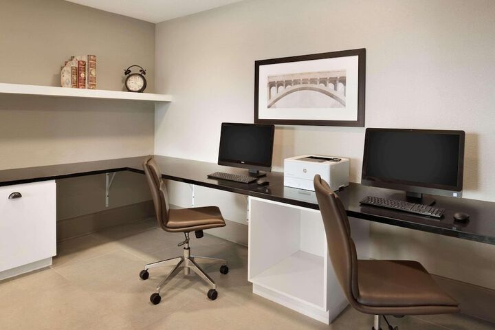 Business Center 19 of 20
