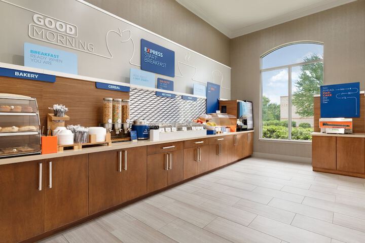 Holiday Inn Express Hotel & Suites Auburn - University Area by IHG