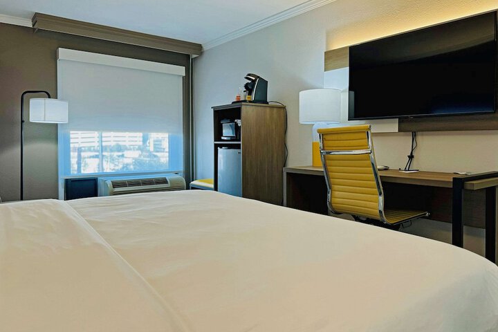 Room 5 of 15