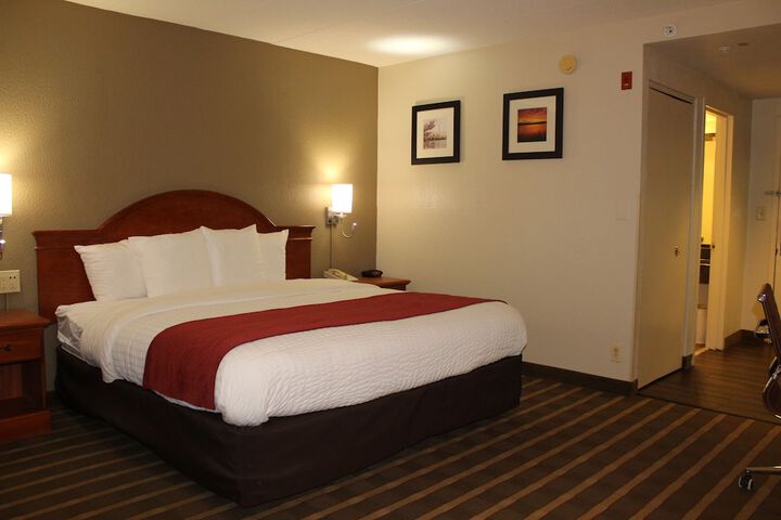 Room 42 of 77