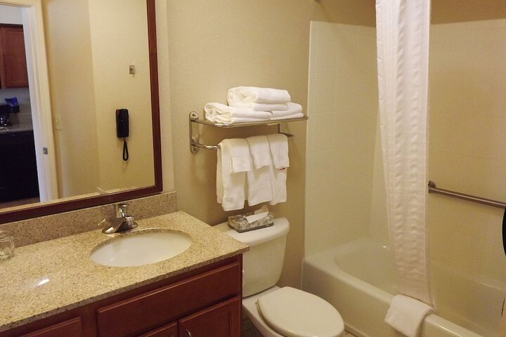 Room 12 of 27