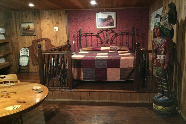 Wildwood Inn Tropical Dome & Theme Suites