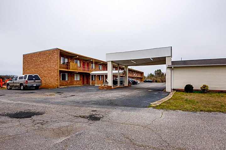 OYO Hotel Mauldin SC South Main Street