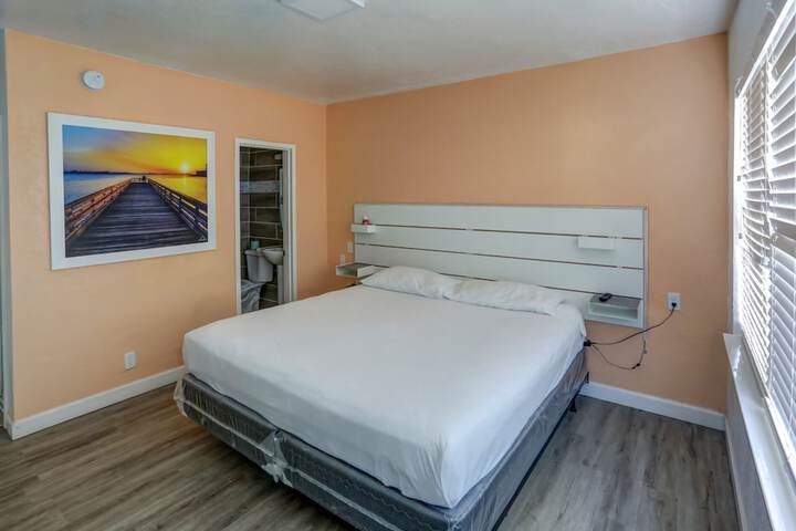 Room 14 of 18