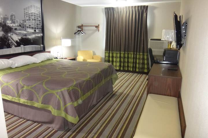 Room 8 of 19