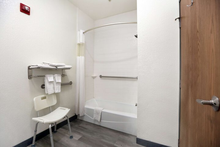 Room 11 of 31