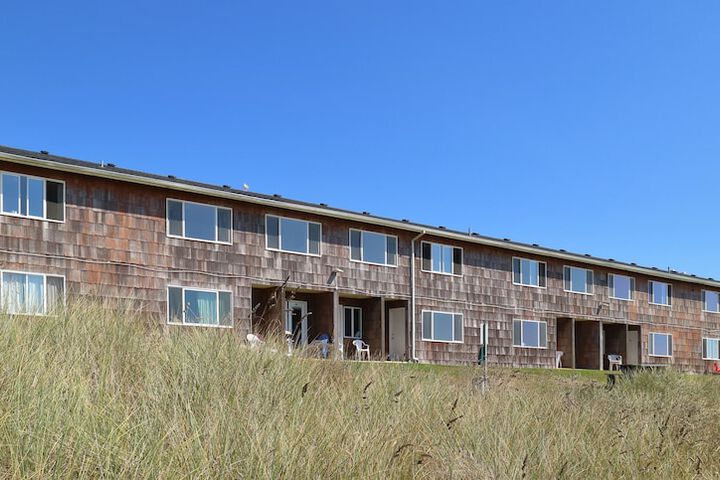 Silver Sands Motel