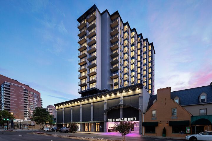 Hotel 4 of 64