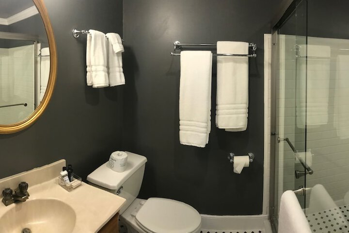 Room 17 of 64