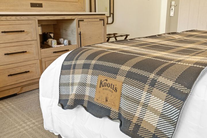 Knotts Hotel