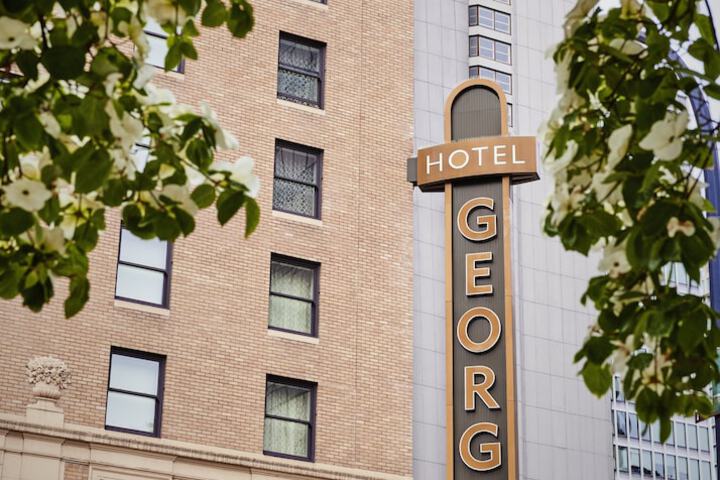 Hotel 7 of 99