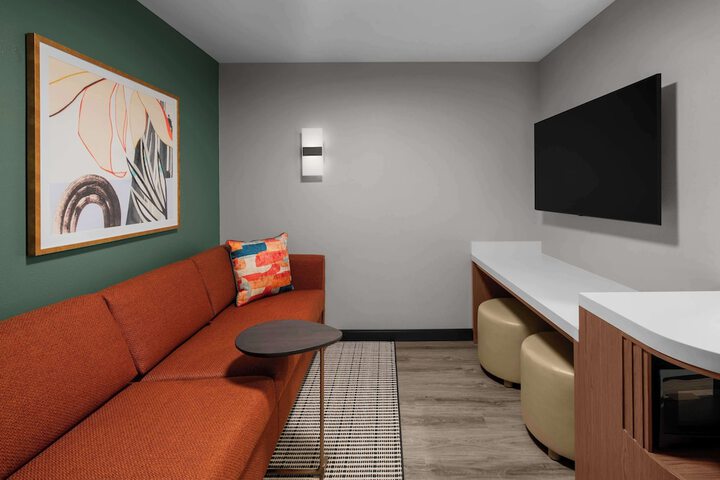 Embassy Suites by Hilton Madison Downtown