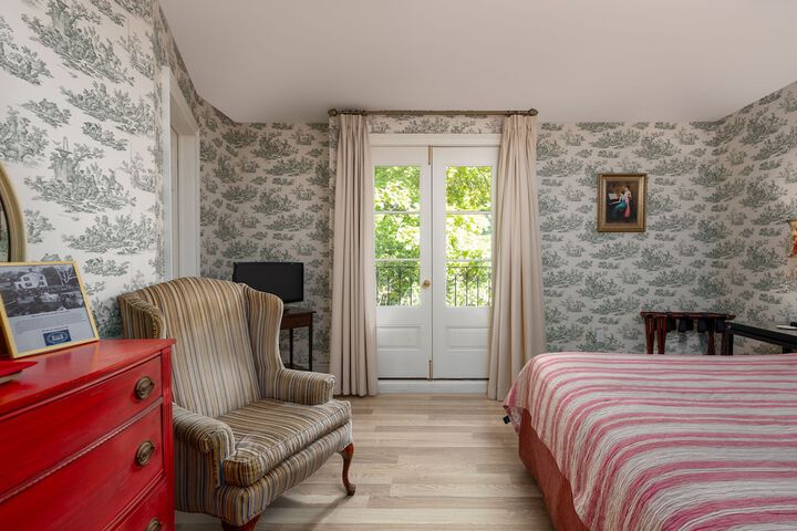 Room 44 of 77