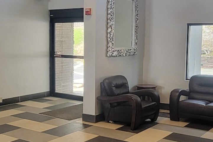The Royal Inn & Suites