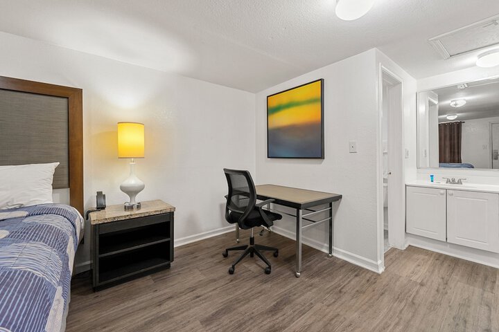 Room 53 of 70