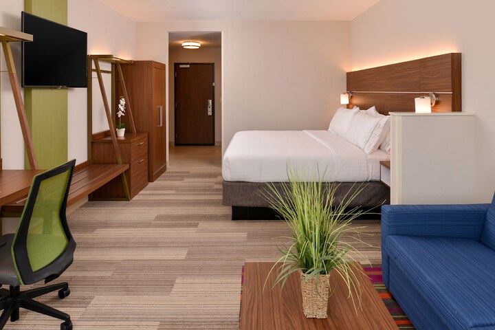 Room 19 of 53