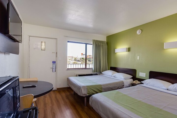 Room 34 of 39
