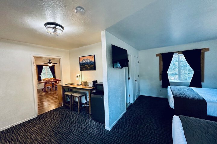 Shasta Inn