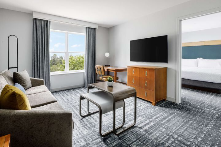 Room 22 of 38