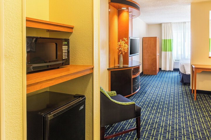 Room 10 of 26