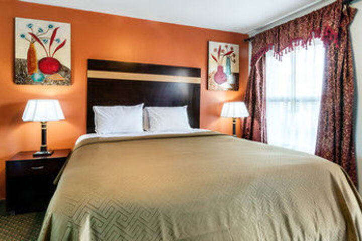 Motown Inn & Suites